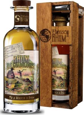 La Maison du Rhum de Guadeloupe Wooden box 2009 8yo 42% 700ml