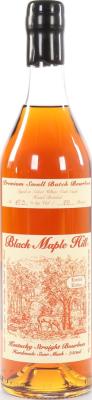 Black Maple Hill NAS Premium Small Batch Bourbon New American Oak Barrels 47.5% 750ml