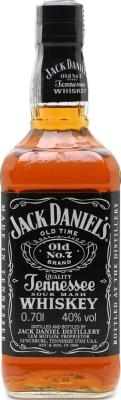 Jack Daniel's Old #7 Imported by: Bacardi GmbH 22297 Hamburg 40% 700ml
