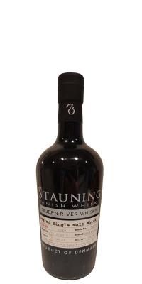 Stauning 2015 Peated Skjern River Whisky #2019 Laksens Hus Riverfisher 55.94% 500ml